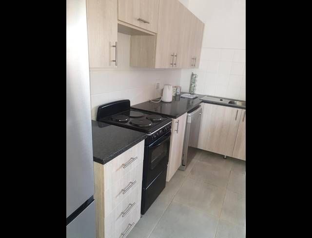 2 BEDROOM APARTMENT FOR SALE IN LYNNWOOD